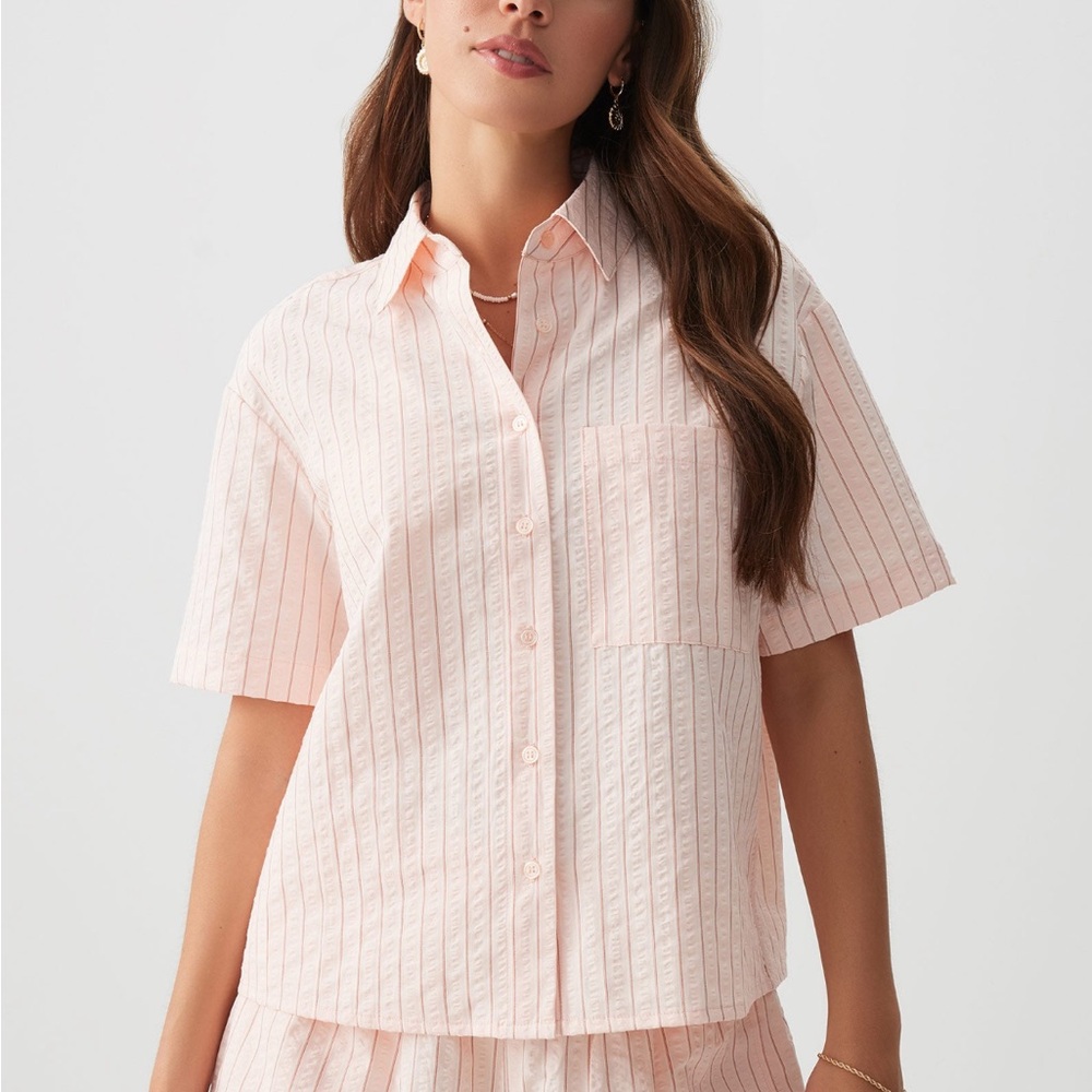 2/$15 🍓 Pink Striped Women's Top